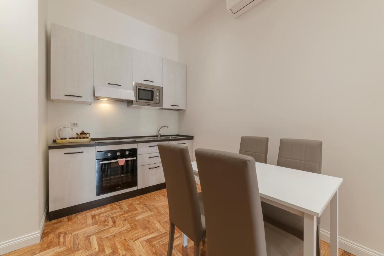 Rione Prati Elegant Apartment With Balcony โรม ภายนอก รูปภาพ